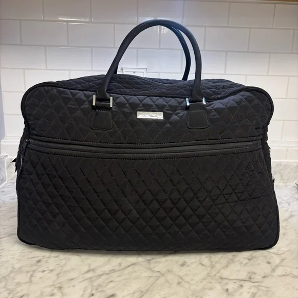 NWOT Vera Bradley Large Weekender in Black Quilt - NWOT - Picture 1 of 13